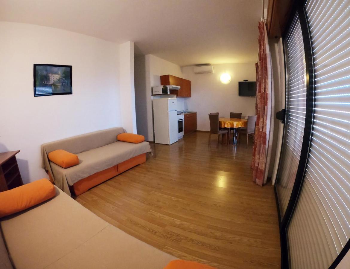 Apartments Adriatic 3 Селце Екстер'єр фото